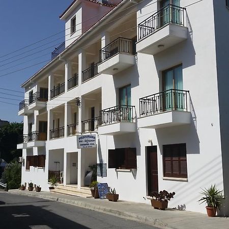Pissouriana Hotel Apartments 외부 사진