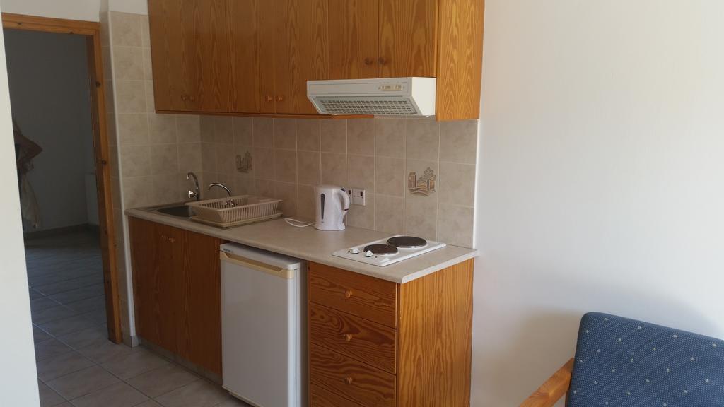 Pissouriana Hotel Apartments 외부 사진