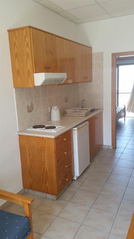 Pissouriana Hotel Apartments 외부 사진