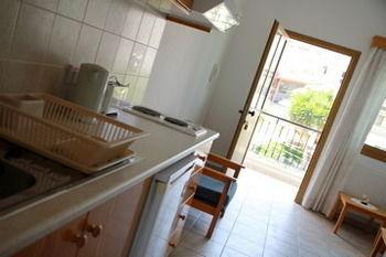 Pissouriana Hotel Apartments 외부 사진